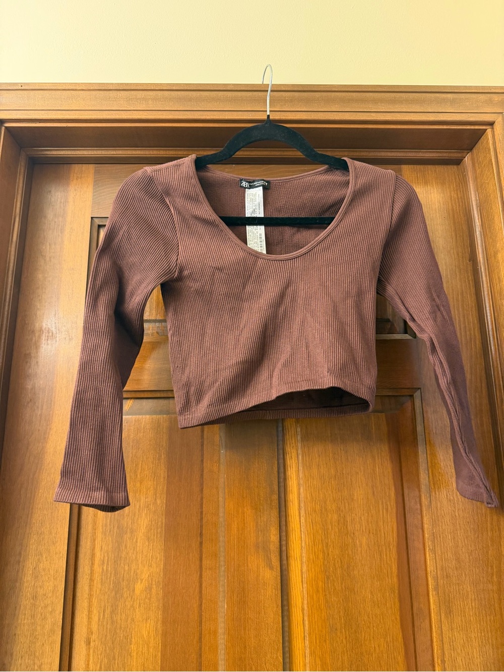 Zara Ribbed Long-Sleeve Crop Top - Brown
